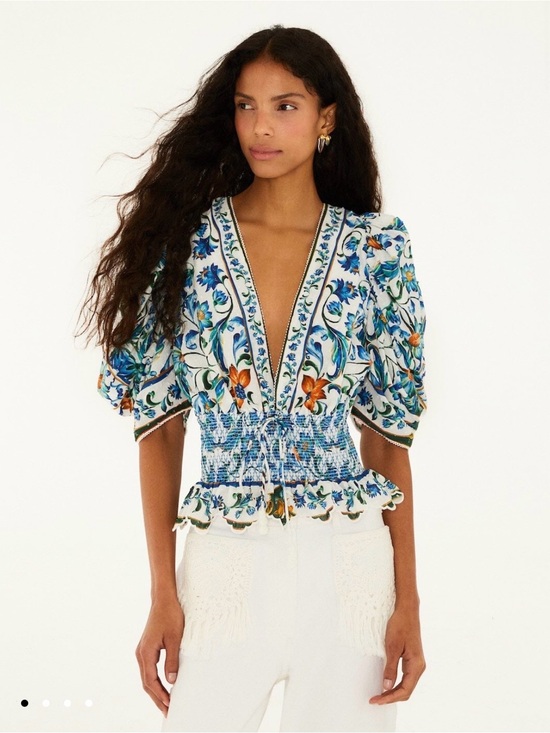 FARM Rio Tops - NWT Farm Rio Off-White Flora Tile Smocked Blouse, size Large